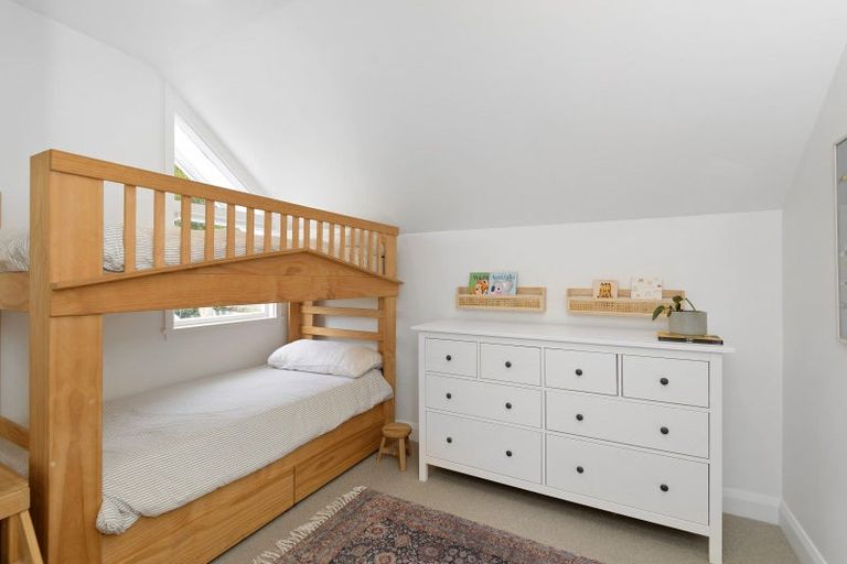 Photo of property in 64 Wilsons Road, Saint Martins, Christchurch, 8022