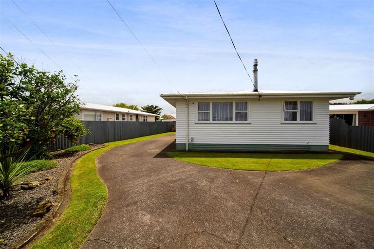 Photo of property in 20 Reid Avenue, Hawera, 4610