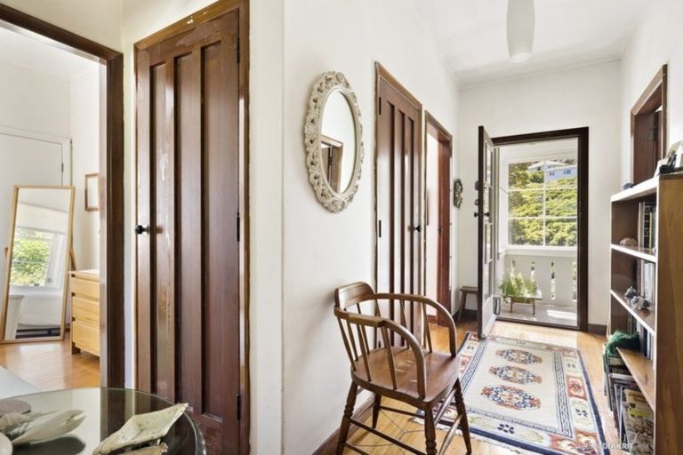 Photo of property in 9 Kaihuia Terrace, Northland, Wellington, 6012