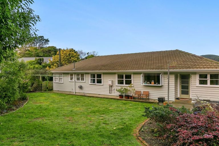 Photo of property in 46 Kiwi Crescent, Tawa, Wellington, 5028