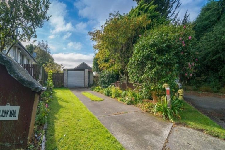 Photo of property in 15 Cunliffe Road, Redwood, Christchurch, 8051