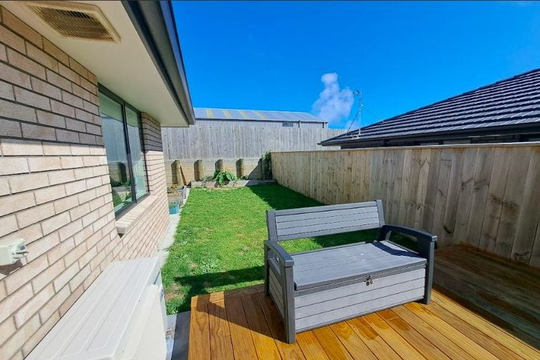 Photo of property in 10 Rehua Place, Waiwhakaiho, New Plymouth, 4312