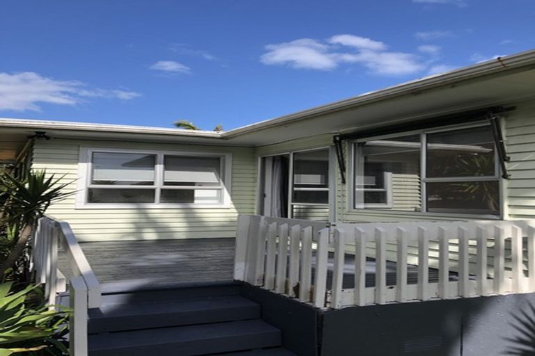 Photo of property in 61 Kauri Road, Stanmore Bay, Whangaparaoa, 0932
