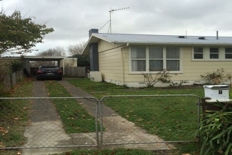 Photo of property in 1-3 Spring Street, Foxton, 4814