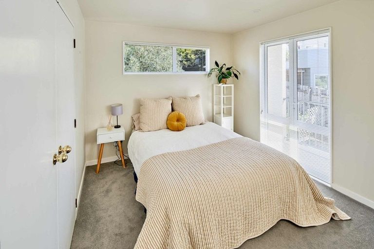 Photo of property in 24 Molyneux Close, Whitby, Porirua, 5024