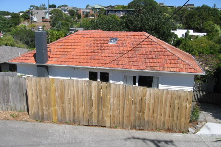 Photo of property in 2/96 Beach Road, Castor Bay, Auckland, 0620