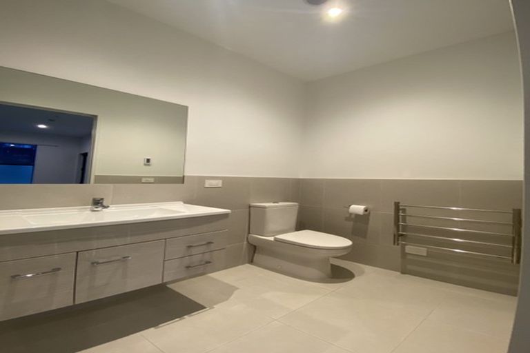 Photo of property in 80 Hobsonville Point Road, Hobsonville, Auckland, 0616