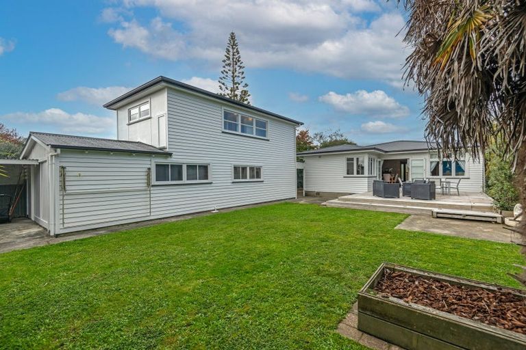 Photo of property in 5 Featherston Street, Takaro, Palmerston North, 4412