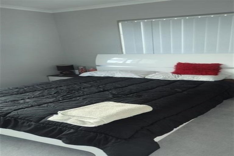 Photo of property in 13 Kokako Rise, Papakura, 2110