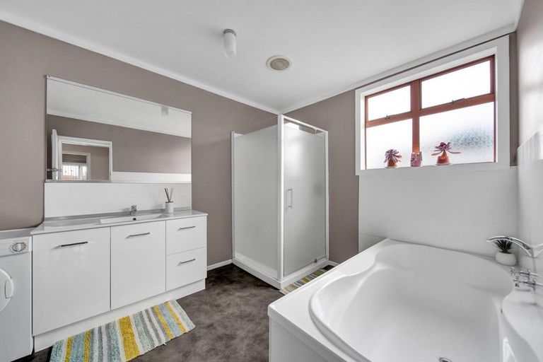 Photo of property in 48 Puriri Street, Hawera, 4610