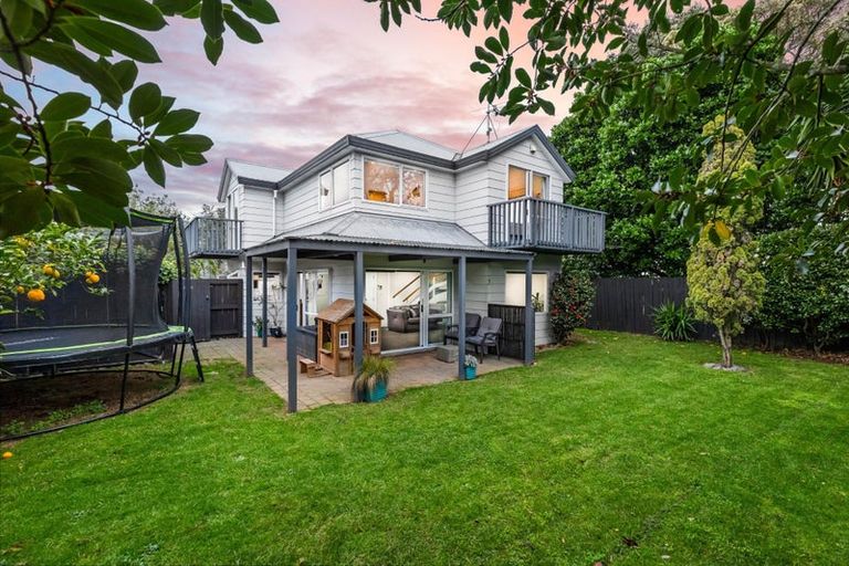Photo of property in 2/41 Colwill Road, Massey, Auckland, 0614