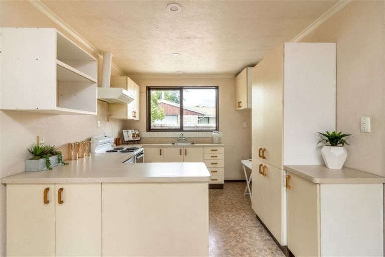 Photo of property in 12 Ludlow Place, Parklands, Christchurch, 8083