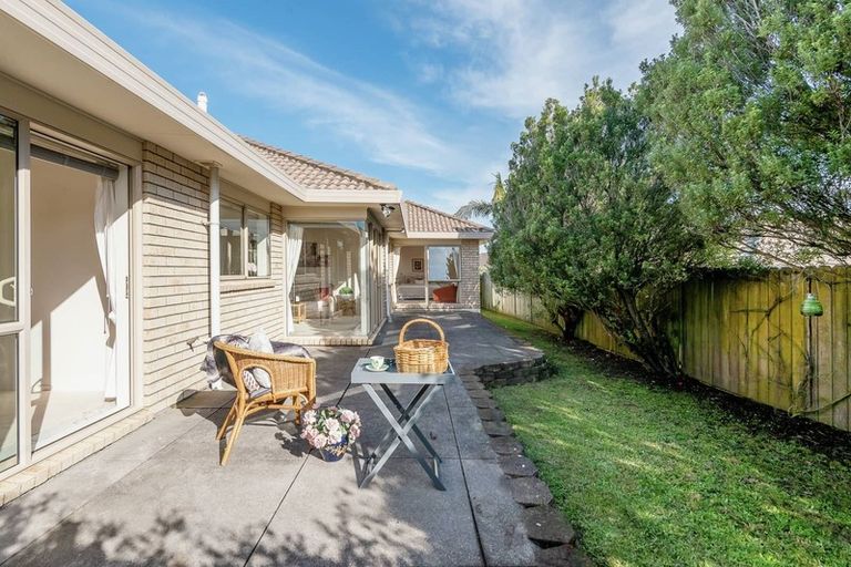 Photo of property in 16 Nad Place, East Tamaki Heights, Auckland, 2016