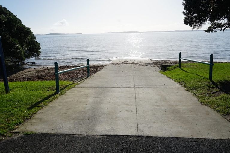 Photo of property in 1/70 Uxbridge Road, Mellons Bay, Auckland, 2014