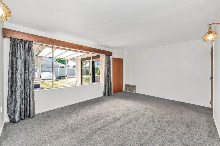 Photo of property in 8 Coates Place, Rangiora, 7400