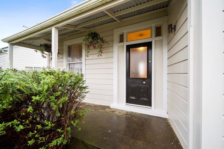 Photo of property in 22 Milmoe Street, Hawera, 4610