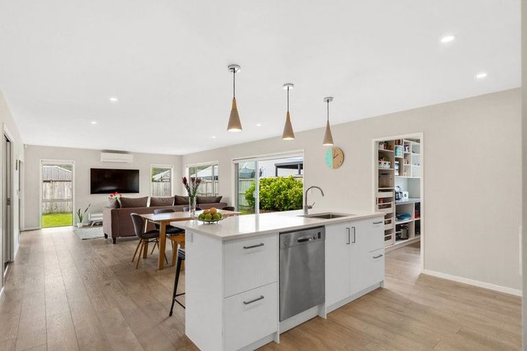Photo of property in 5 Raymond Grace Avenue, Huapai, Kumeu, 0810