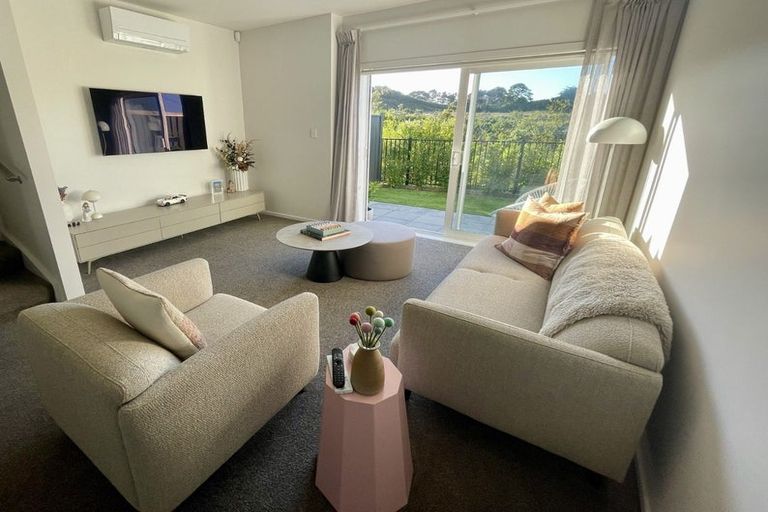 Photo of property in 36 Koreke Close, Kenepuru, Porirua, 5022