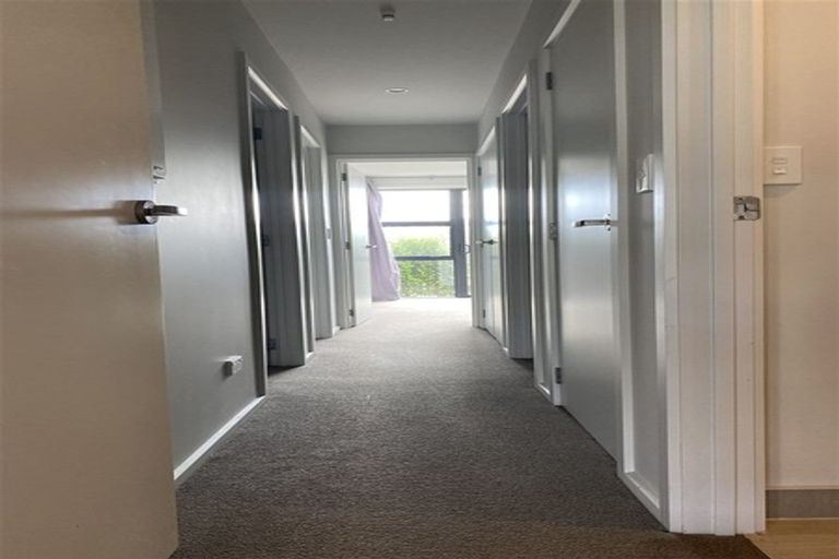 Photo of property in 32 Liberation Road, Papakura, 2110