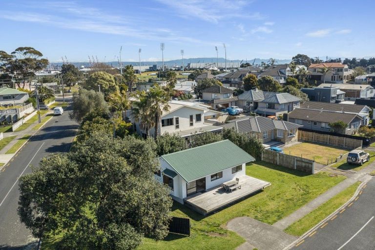 Photo of property in 5 Clyde Street, Mount Maunganui, 3116