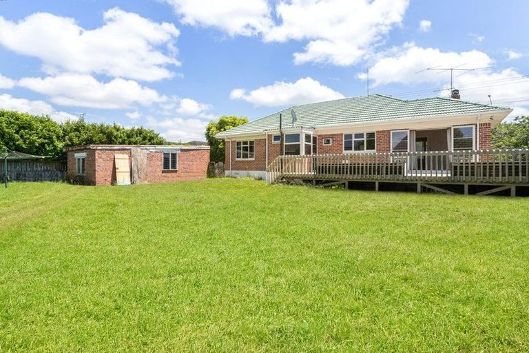 Photo of property in 277 Hobsonville Road, Hobsonville, Auckland, 0618