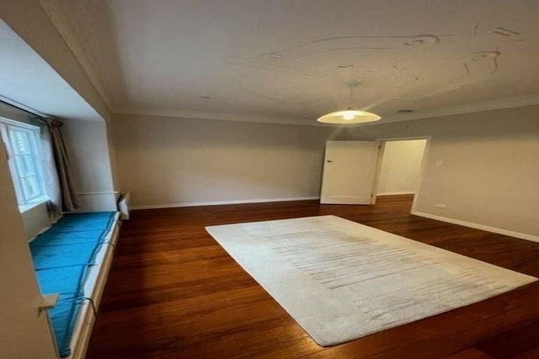 Photo of property in 185a Sutherland Road, Lyall Bay, Wellington, 6022