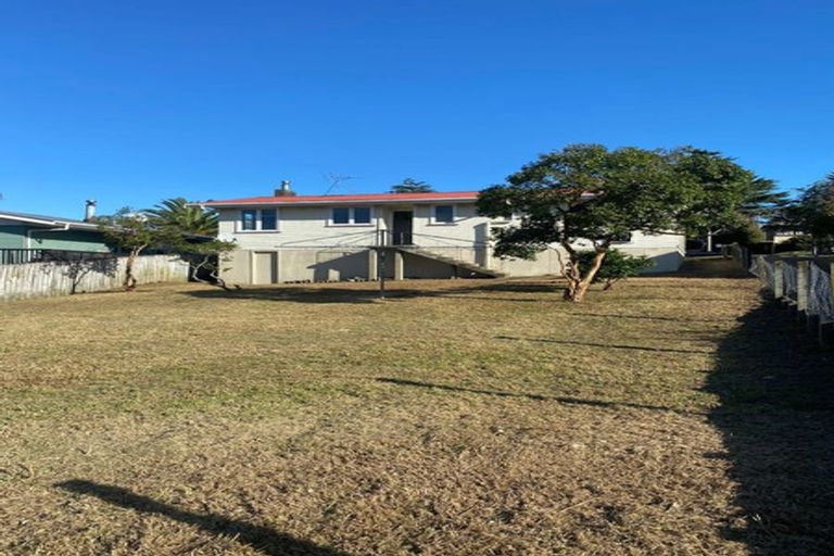 Photo of property in 40 Tahi Terrace, Glen Eden, Auckland, 0602