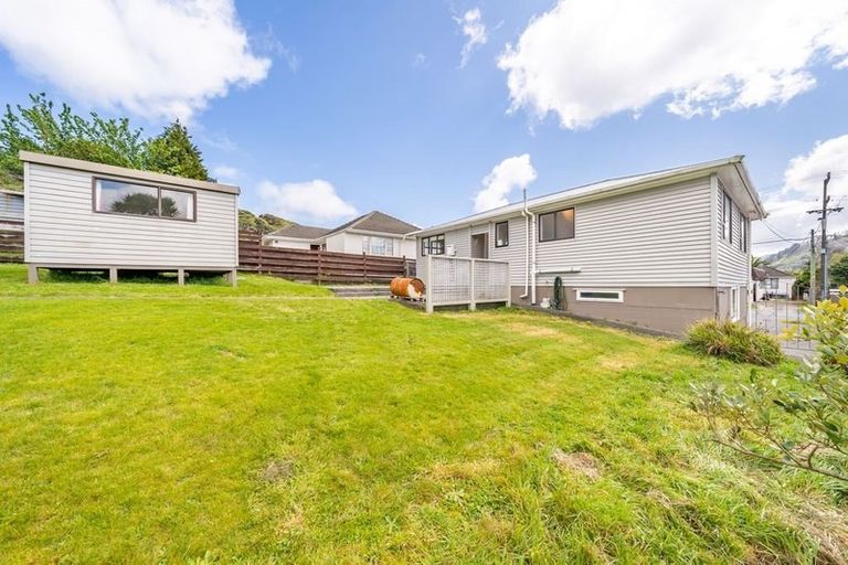 Photo of property in 17 Mcgowan Road, Wainuiomata, Lower Hutt, 5014