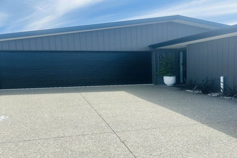 Photo of property in 22 Coupling Close, Prebbleton, 7604