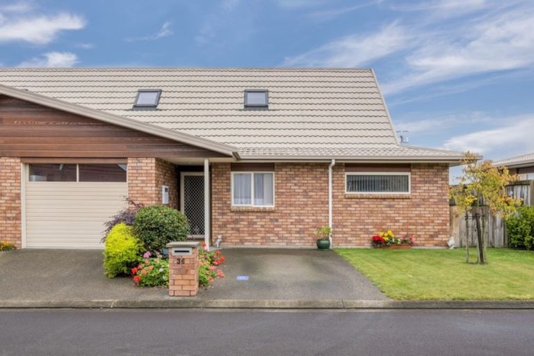 Photo of property in Rangeview Villas, 10/9 Fuller Close, Levin, 5510