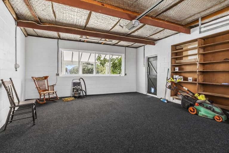 Photo of property in 51 Awa Road, Karaka Bays, Wellington, 6022