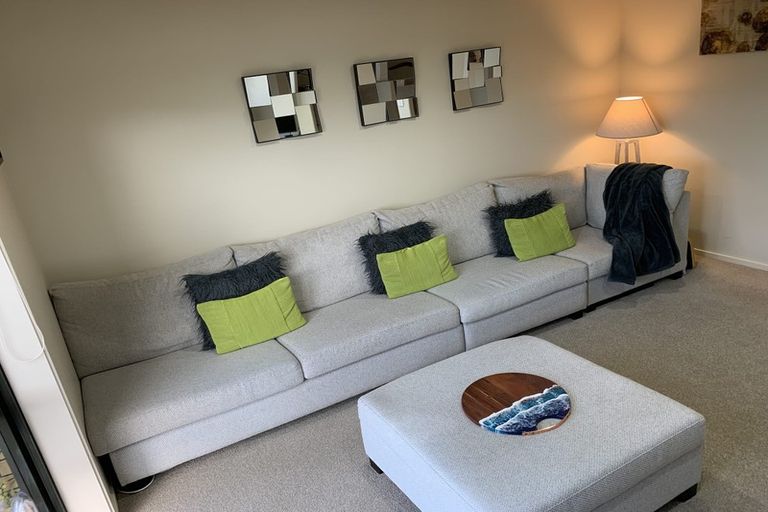 Photo of property in 9 Meharg Place, Fairview Heights, Auckland, 0632