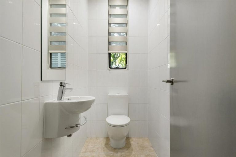 Photo of property in 22a Beach Road, Castor Bay, Auckland, 0620