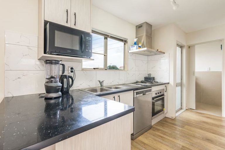 Photo of property in 2/29 Takanini Road, Takanini, 2112