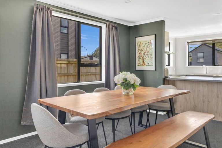 Photo of property in 9 Discovery Place, Marfell, New Plymouth, 4310