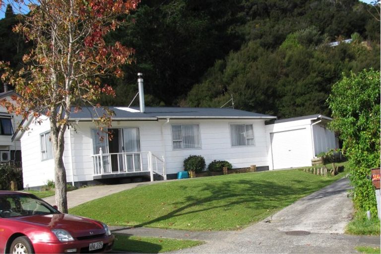 Photo of property in 26 Manurewa Grove, Wainuiomata, Lower Hutt, 5014