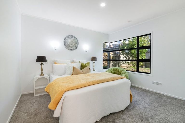 Photo of property in 29 Tenbless Court, Unsworth Heights, Auckland, 0632