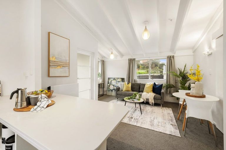 Photo of property in 24/125 Queens Drive, Lyall Bay, Wellington, 6022