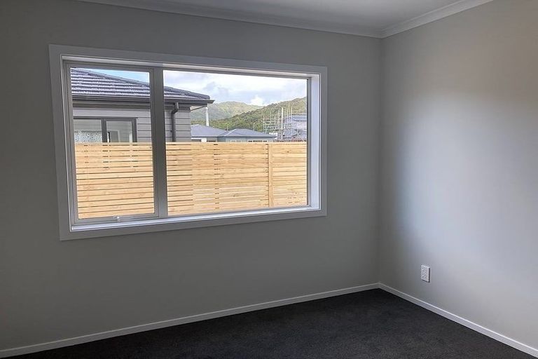 Photo of property in 32 Grovedale Square, Wainuiomata, Lower Hutt, 5014