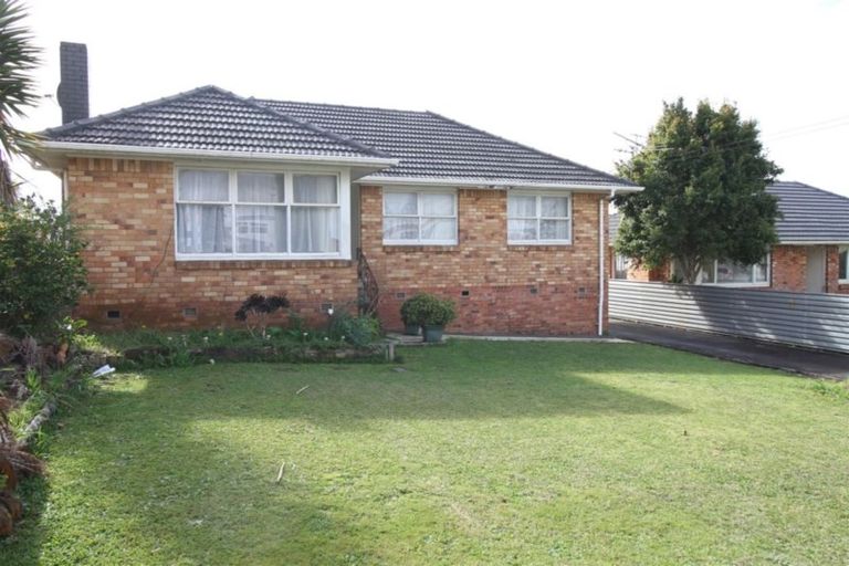 Photo of property in 124 Robertson Road, Mangere East, Auckland, 2024
