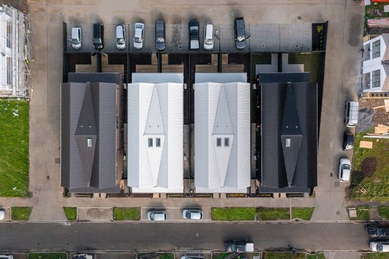 Photo of property in 24 Yellow Pear Lane, Karaka, 2578