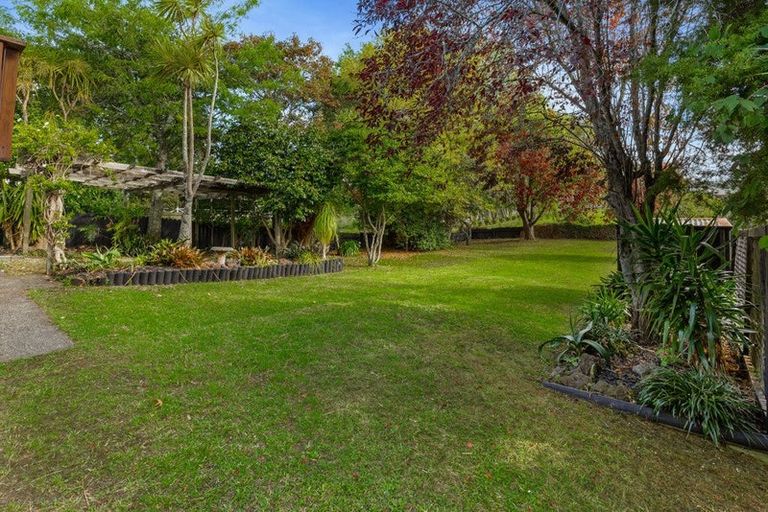 Photo of property in 242 Henderson Valley Road, Henderson, Auckland, 0612