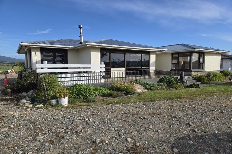 Photo of property in 35 Papatotara Road, Tuatapere, 9620