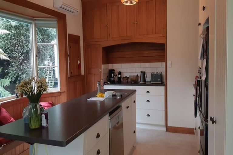 Photo of property in 88 Sandwich Road, Beckenham, Christchurch, 8023