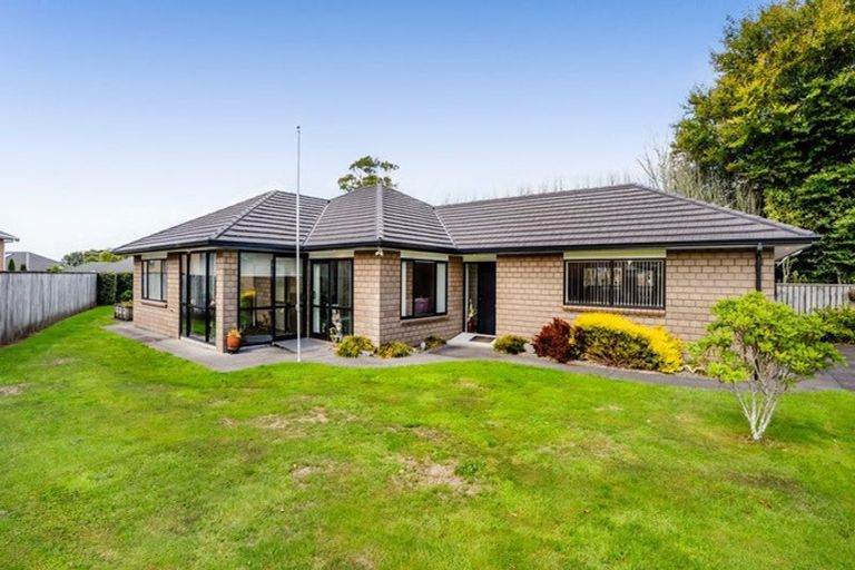 Photo of property in 6 Elizabeth Grove, Stratford, 4332