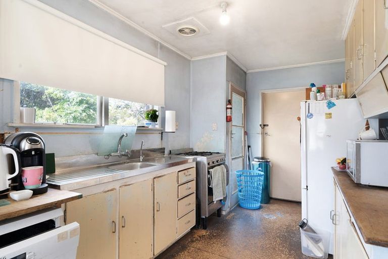 Photo of property in 107 Captain Scott Road, Glen Eden, Auckland, 0602