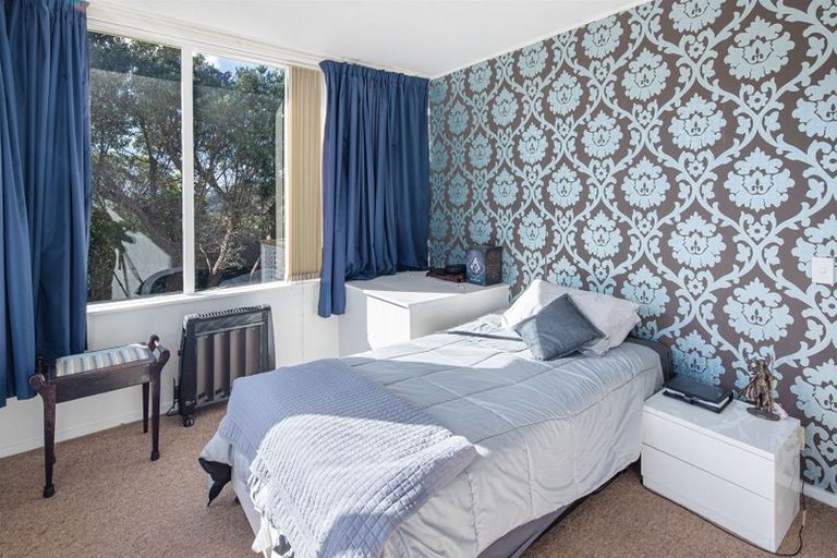 Photo of property in 54 Bassett Road, Johnsonville, Wellington, 6037