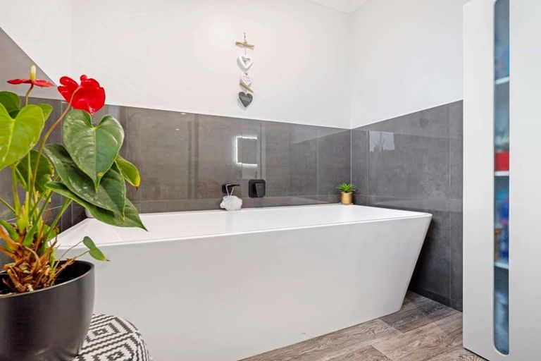 Photo of property in 7 Morrell Street, Tawhero, Whanganui, 4501