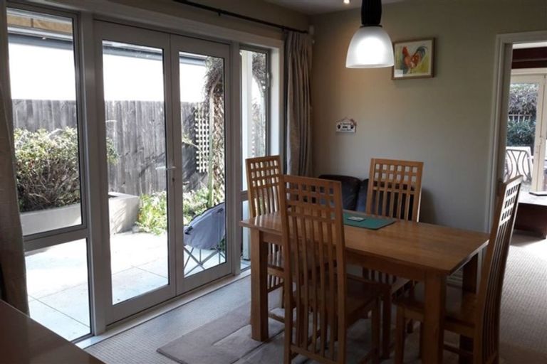 Photo of property in 123 Holly Road, St Albans, Christchurch, 8014