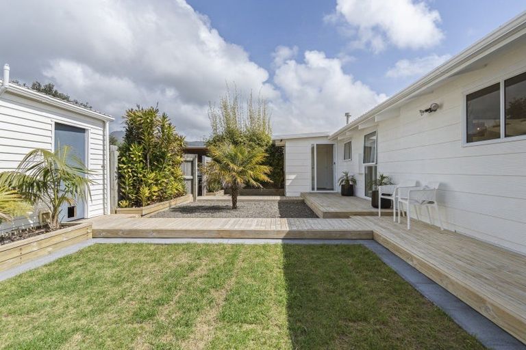 Photo of property in 46 Donnelly Street, Oakura, 4314